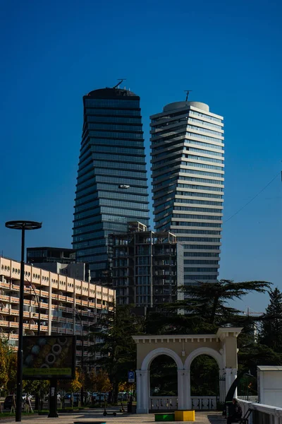 Famoso Edificio Espiral Gemelos Blancos Negros Ubicado Avenida Chavchavadze Centro — Foto de Stock