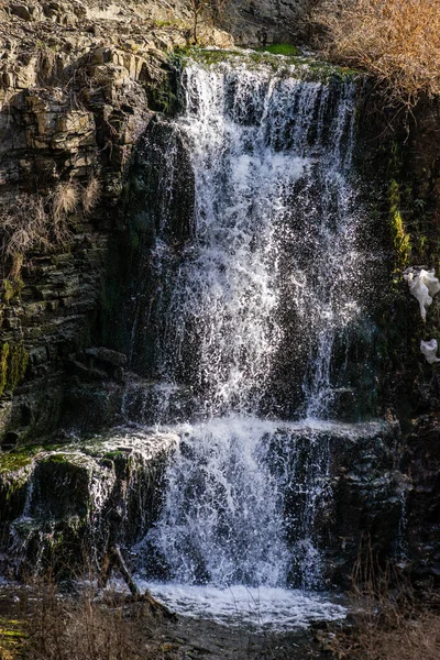 Vodopád Divoké Oblasti Blízkosti Hlavního Města Georgie Tbilisi Časném Období — Stock fotografie