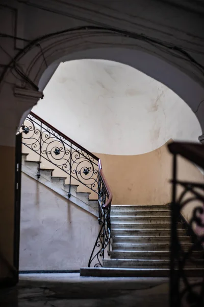 Old Tbilisi Maison Stairways Spiral Staircase Decorated Carving Metal Holder — Stock fotografie