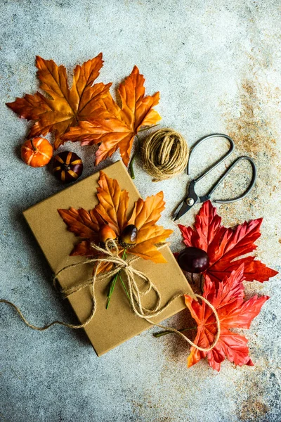 Autumnal Gift Box Wrapping Concept Thanksgiving Holiday Concrete Background — Stockfoto