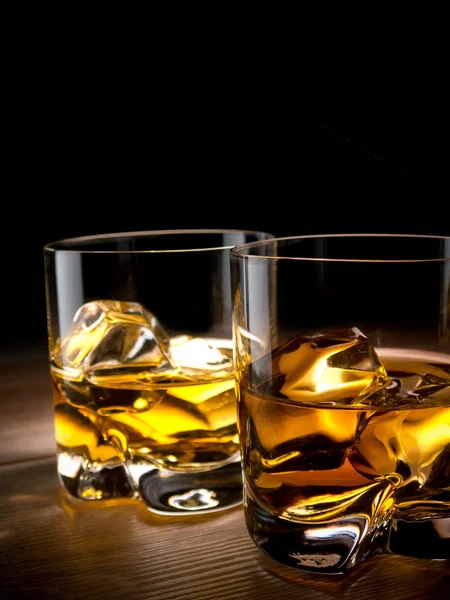 Twee glazen van whiskey — Stockfoto