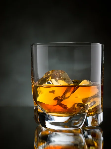 Whisky on the rocks — Stock Photo, Image