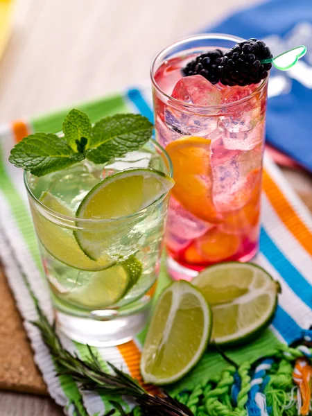 Two cocktails — Stock Photo, Image