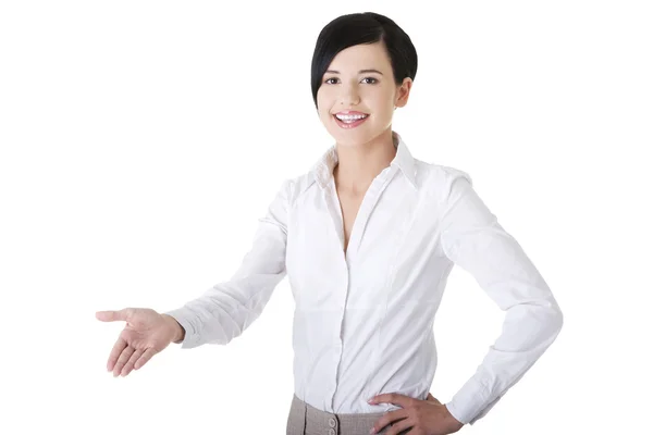 Hermosa mujer de negocios mostrando espacio de copia — Foto de Stock