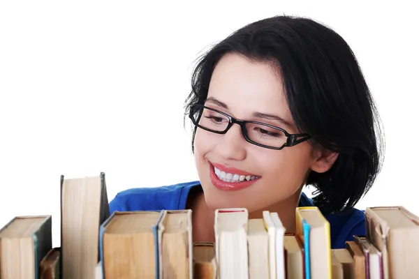 Ευτυχής χαμογελαστοί νεαρός φοιτητής γυναίκα με βιβλία — Φωτογραφία Αρχείου