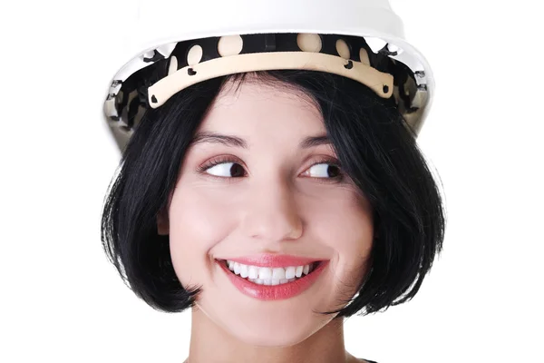 Selbstbewusste Arbeiterin mit weißem Helm — Stockfoto