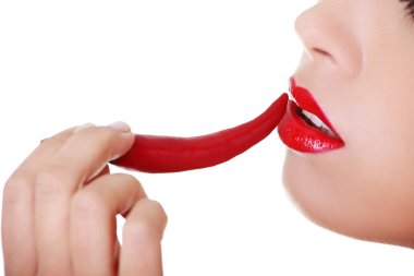 güzel kadının dudakları hot paprika ile