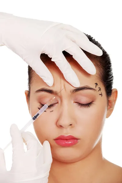 Injection cosmétique de botox dans le visage féminin — Photo