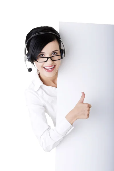 Callcenter-Mitarbeiter mit leerem Schild — Stockfoto