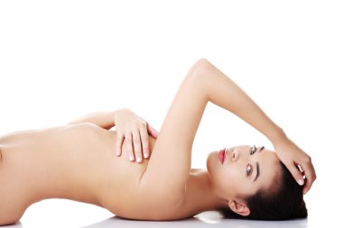 seksi çıplak kadın uzanmış