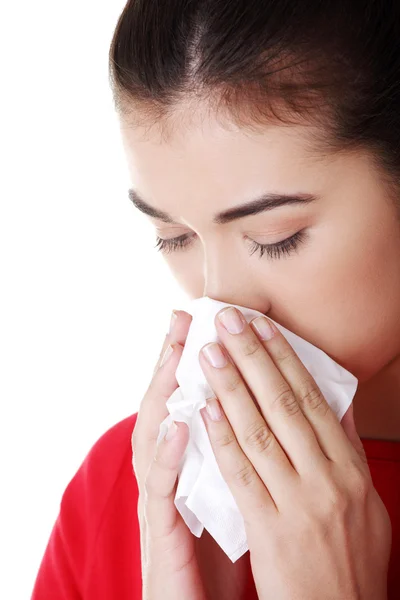 Adolescente donna con allergia o freddo — Foto Stock