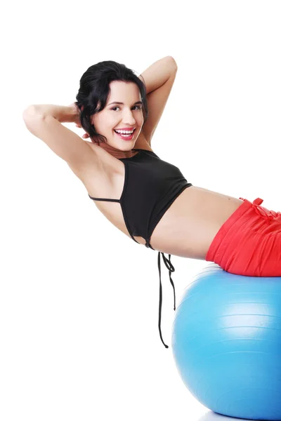 Mooie vrouw met pilates oefening bal. — Stockfoto