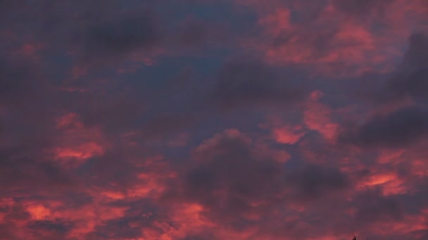 Закат или Восход солнца с облаками — стоковое видео