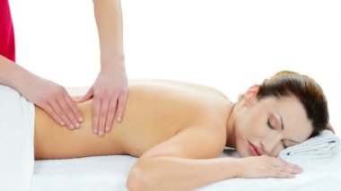 beeing Spa merkezinde masaj rahatlatıcı preaty kadın