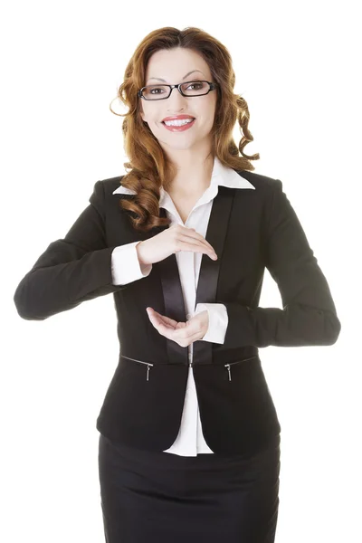 Geschäftsfrau zeigt Kopierplatz auf ihrer Handfläche — Stockfoto