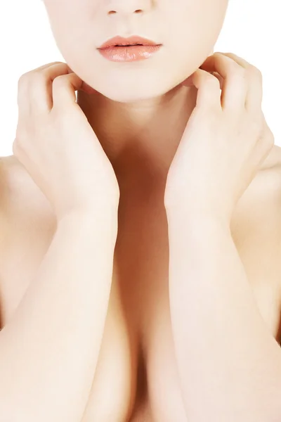 아름 다운 관능적인 젊은 여자 그녀의 목을 만져 — 스톡 사진