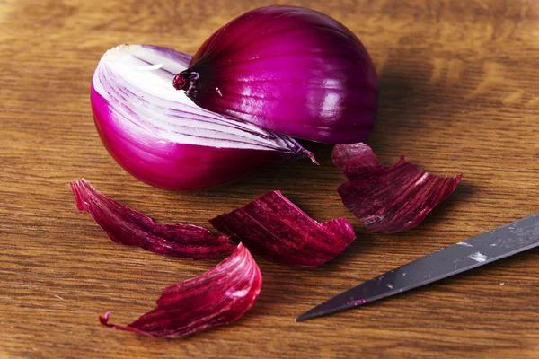 Frische rote Zwiebeln — Stockfoto