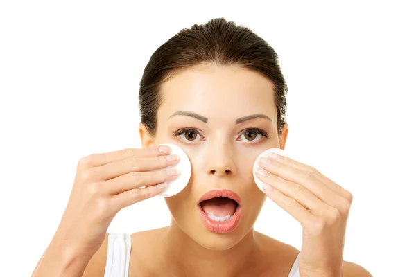 Beautiful woman with cotton pad — Stock Photo, Image