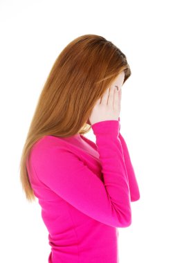 baş ağrısı veya sorunu olan kadın