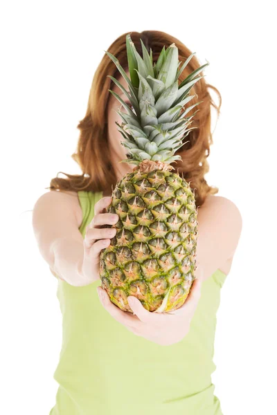 Happy woman with fresh pineapple fruit — Stock Photo, Image