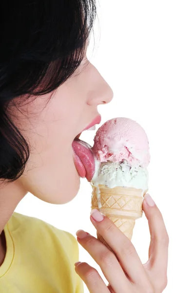 Frauen essen Eis — Stockfoto