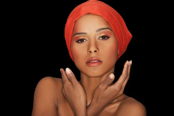 Attractive woman in turban. Closeup face. — Stock Photo, Image