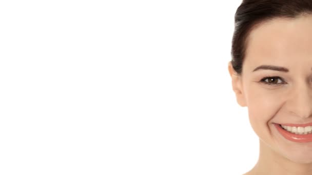 Jeune femme avec un beau sourire 