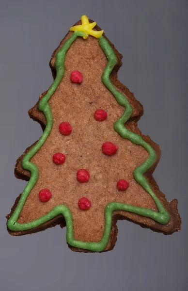 Gingerbread tree Christmas cookie. — Stock Photo, Image