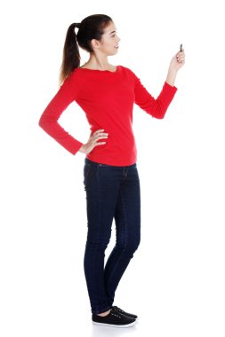 Genç öğrenci kadın bir şey yazma