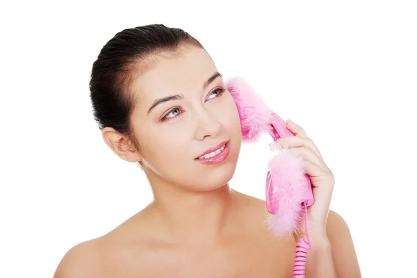 Mulher feliz ao telefone — Fotografia de Stock