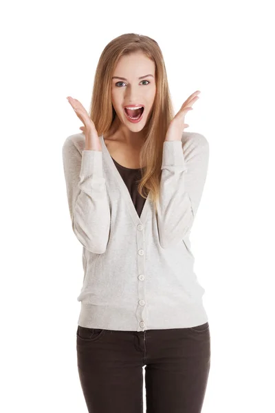 Mooie positieve en casual vrouw uiten verrassing. — Stockfoto