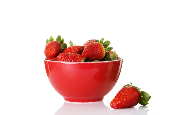 Fresh red strawberries in a bowl. — Stock Photo, Image