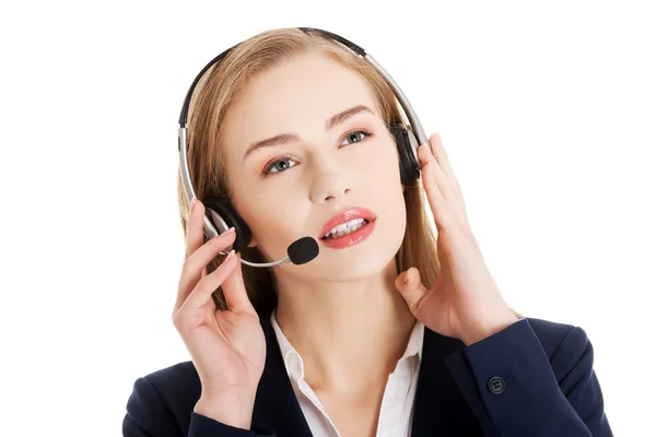 Bella donna d'affari caucasica al call center . — Foto Stock