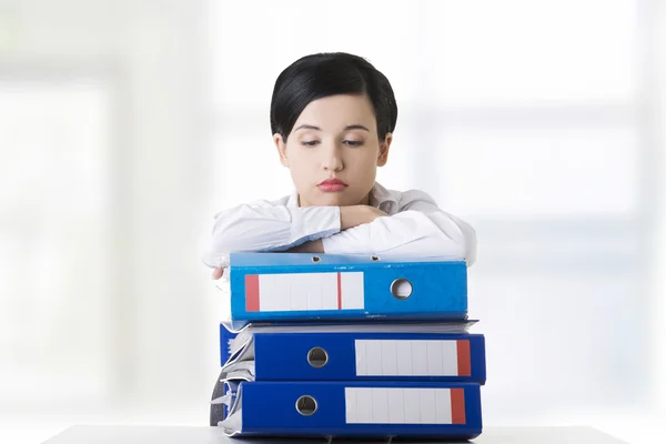 Müde und exhumierte Geschäftsfrau. — Stockfoto