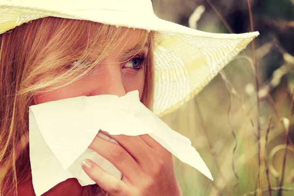 Teen woman with allergy — Stock Photo, Image