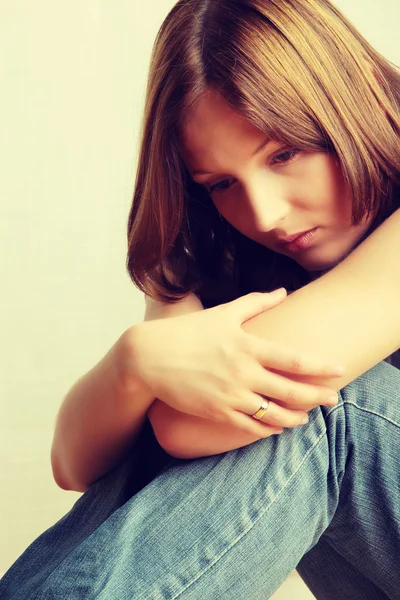 Young female sitting on the flor - depression — Stock Photo, Image