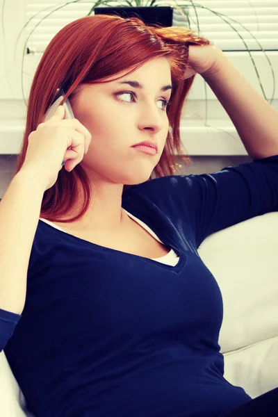 Woman talking by phone — Stock Photo, Image
