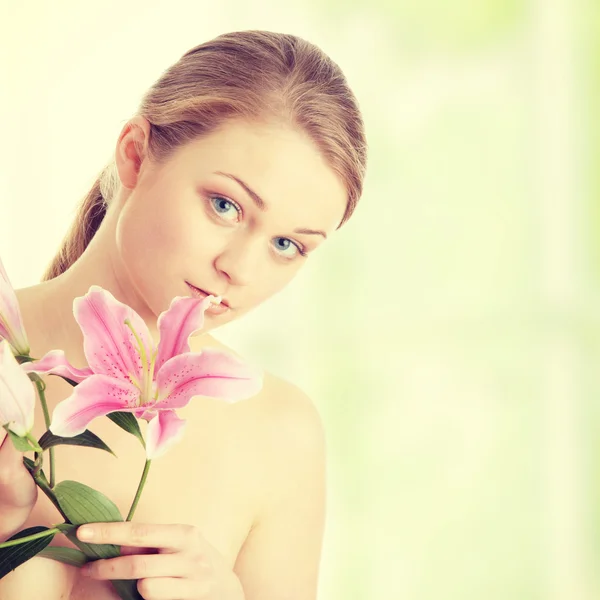 Žena s lily — Stock fotografie