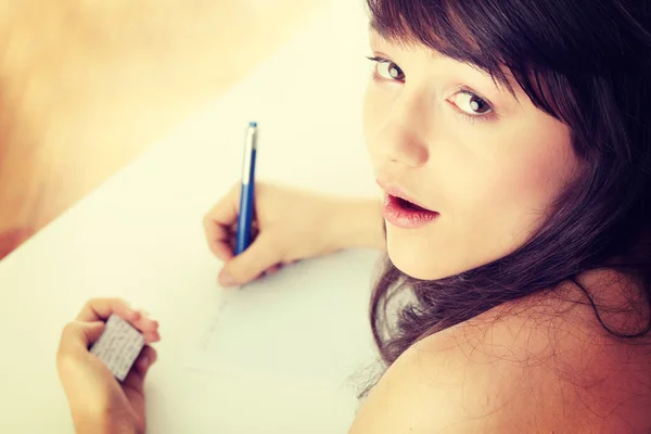 Estudiante está engañando — Foto de Stock