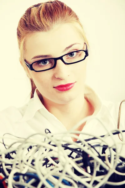 Mujer con cables y alambres —  Fotos de Stock