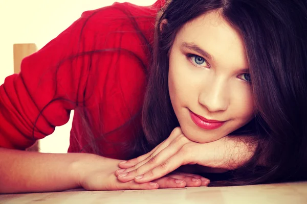 Frau mit braunen Haaren. — Stockfoto