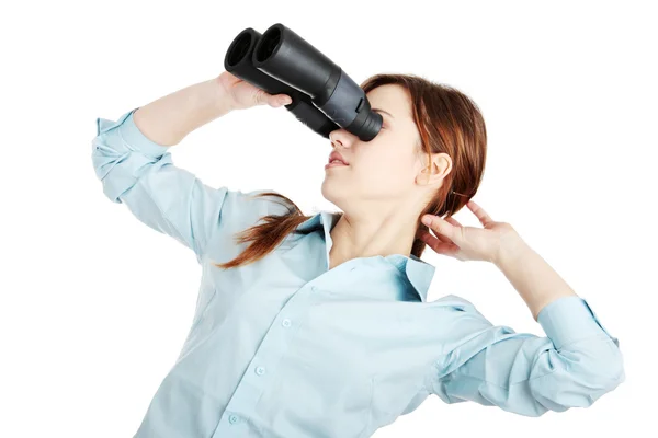 Joven mujer de negocios con binocular — Foto de Stock