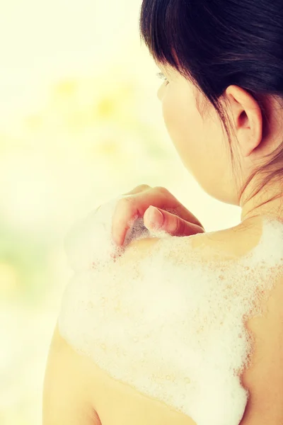 Washing her body — Stock Photo, Image