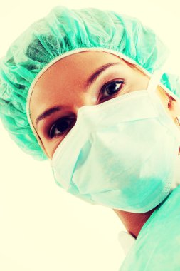 Doktor ameliyat maskesi