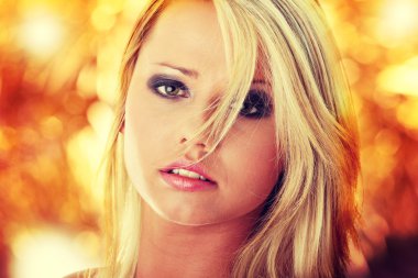 seksi sarışın izole