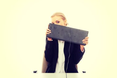 korkmuş bir iş kadını