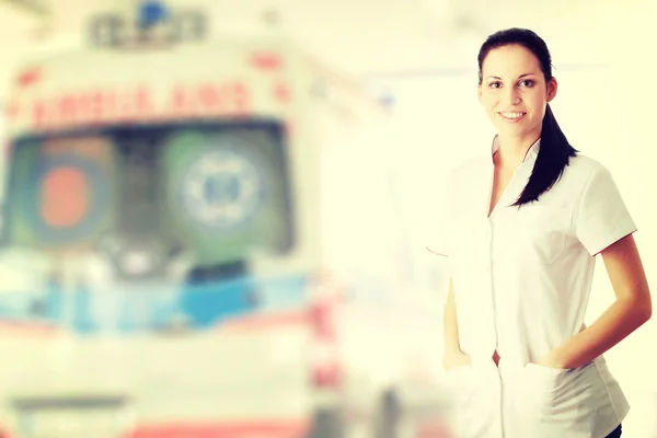 Młoda pielęgniarka lub lekarz kobiece — Zdjęcie stockowe