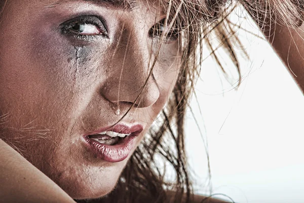 Pleurer une femme - concept de violence — Photo