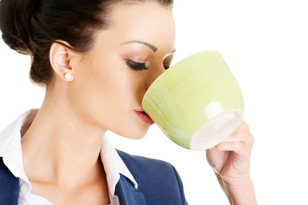 Empresária tomando café, pausa para o chá — Fotografia de Stock