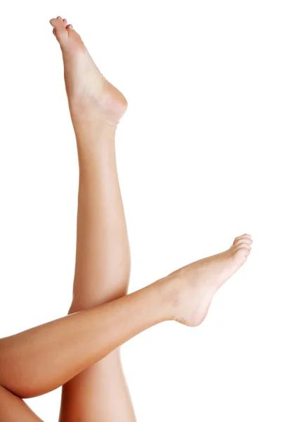 Vackra passa lång kvinnliga ben — Stockfoto